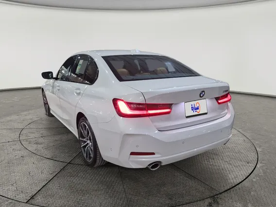 BMW 3 Series 320i  2024 