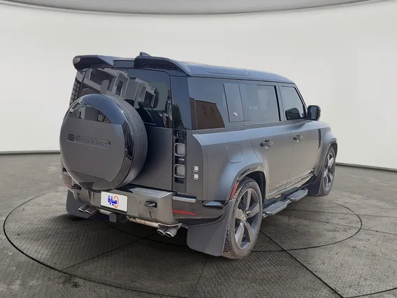 Land Rover Defender P525 2024 