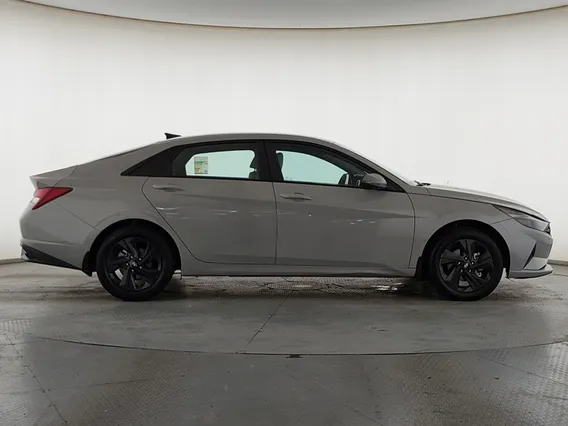 Hyundai Elantra Smart 2023 