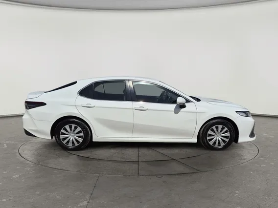 Toyota Camry  LE 2022 