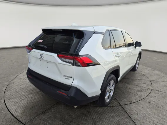 Toyota RAV4 LE 2022 
