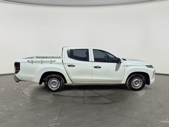 Mitsubishi L200 DC 4x2 Diesel 2022 