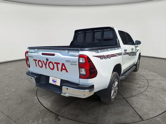 Toyota Hilux SR5 2025 دبل