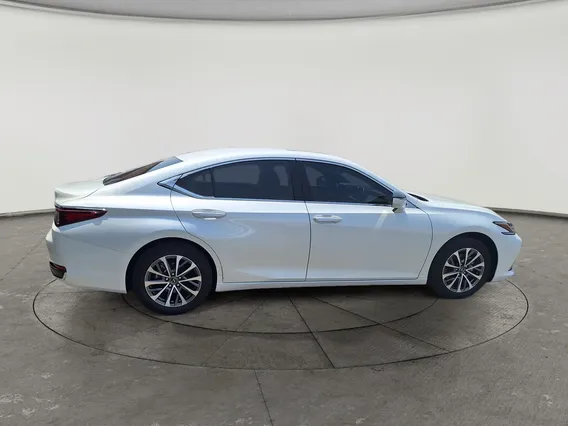 Lexus ES 250 2025 