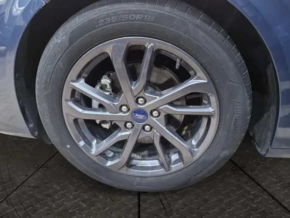 Ford Taurus Trend 2025 