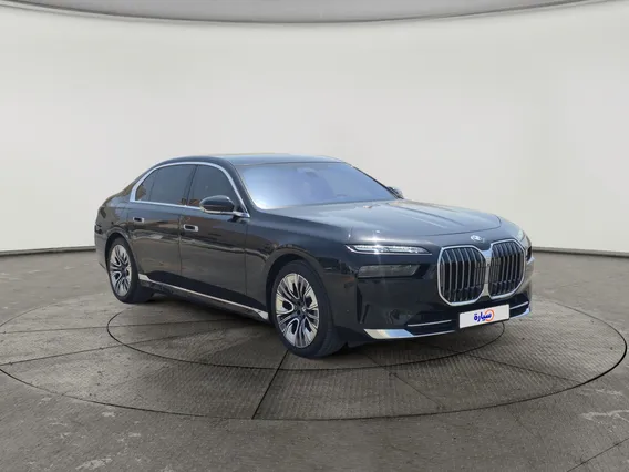 بي ام دبليو الفئة السابعة 735i 2026 