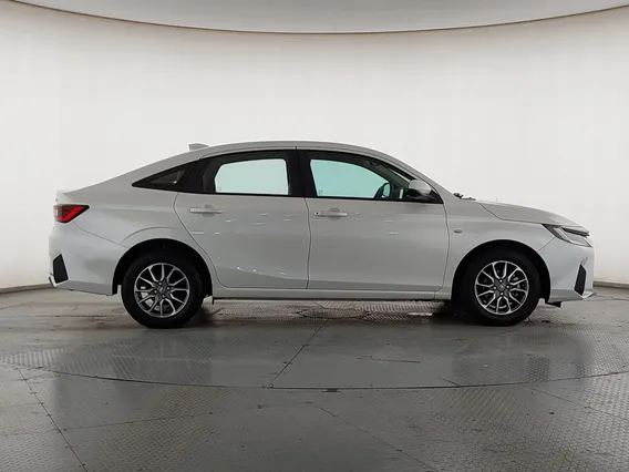 Toyota Yaris  Y 2024 