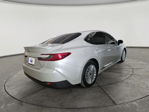 Toyota Camry  LE 2025 