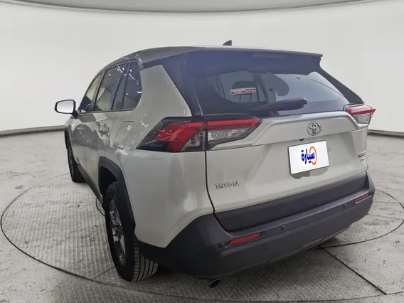 Toyota RAV4 LE 2024 