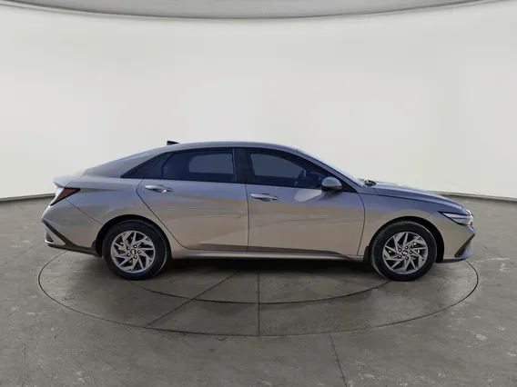 Hyundai Elantra Smart China 2025 