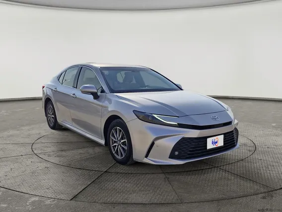 Toyota Camry  E 2025 