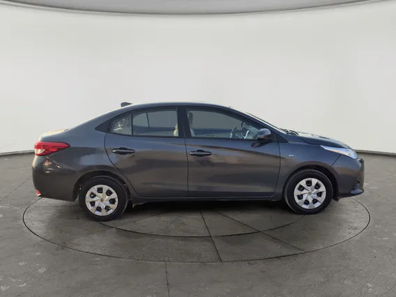 Toyota Yaris  Y 2022 