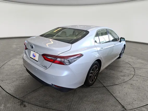 Toyota Camry  LE HEV 2024 