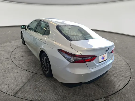 Toyota Camry  LE HEV 2024 