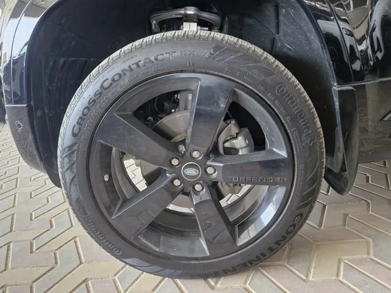 لاند روفر ديفندر P300 S 2025 