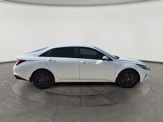 Hyundai Elantra Smart 2023 