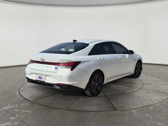 Hyundai Elantra Smart 2023 