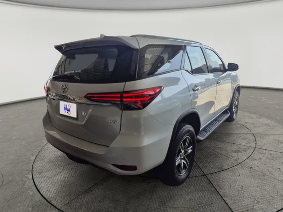 Toyota Fortuner VX 2023 دبل