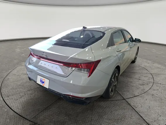 Hyundai Elantra MID 2023 