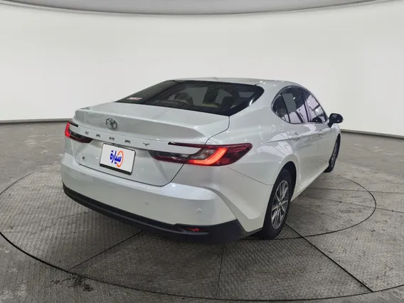 Toyota Camry  E 2025 