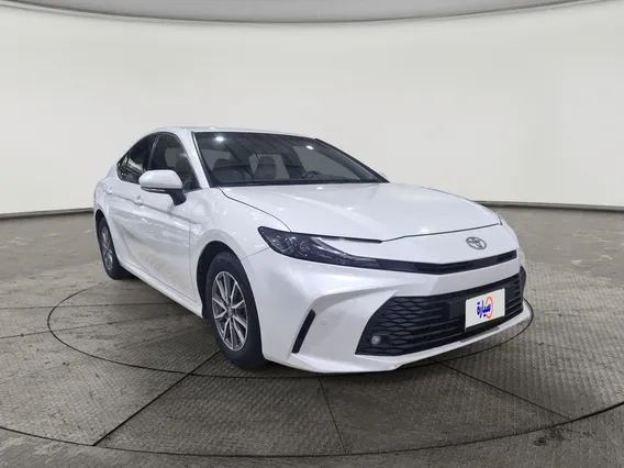 Toyota Camry  E 2025 