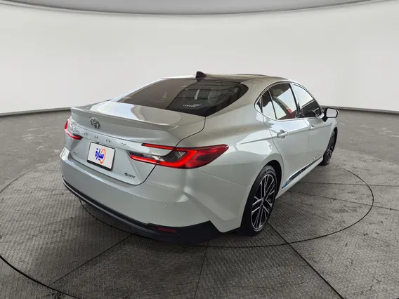 Toyota Camry  LE HEV 2025 