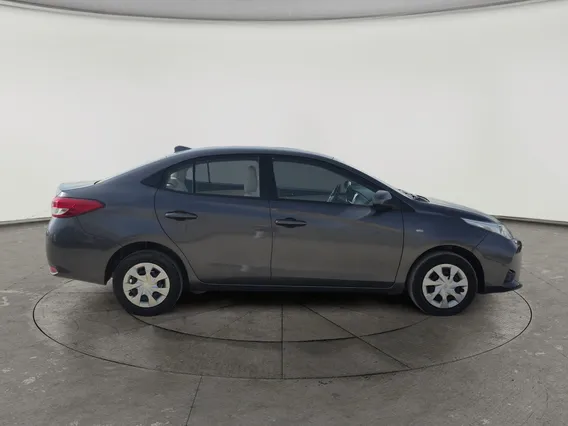 Toyota Yaris  Y 2022 