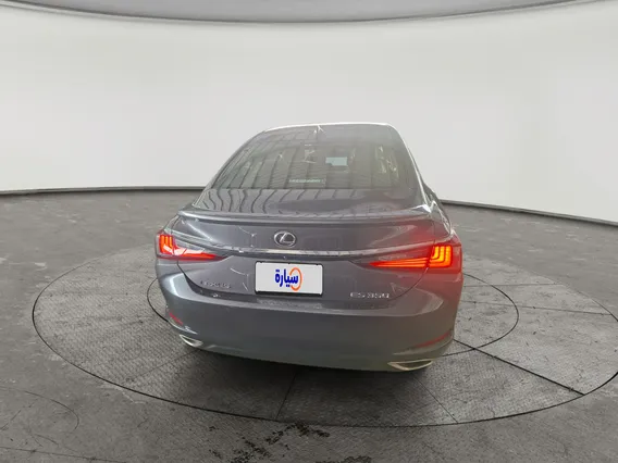 لكزس ES 350 2025 
