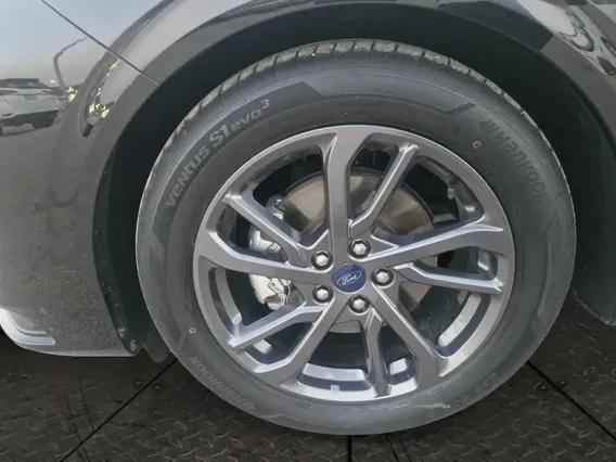 Ford Taurus Trend 2025 