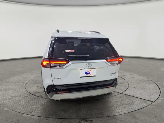Toyota RAV4 XLE HEV 2025 