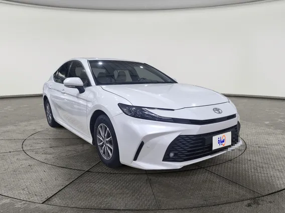 Toyota Camry  E 2025 