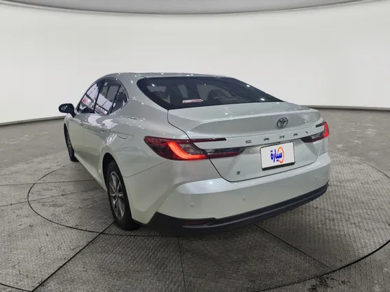 Toyota Camry  E 2025 