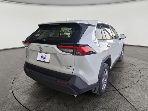 Toyota RAV4 LE 2024 