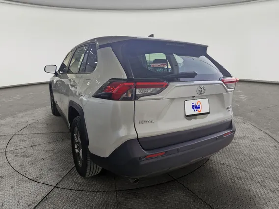 Toyota RAV4 LE 2024 
