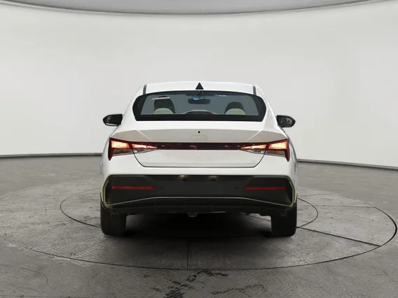 Hyundai Elantra Smart Plus	China 2026 