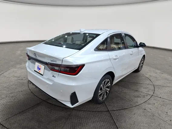 Toyota Yaris  Y Plus 2024 