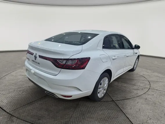 رينو ميجان E 2024 