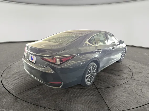 Lexus ES 250 2025 