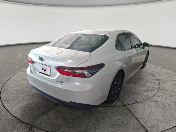تويوتا كامري LE HEV 2022 