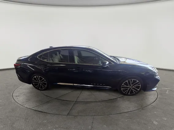 Toyota Camry  LE HEV 2025 