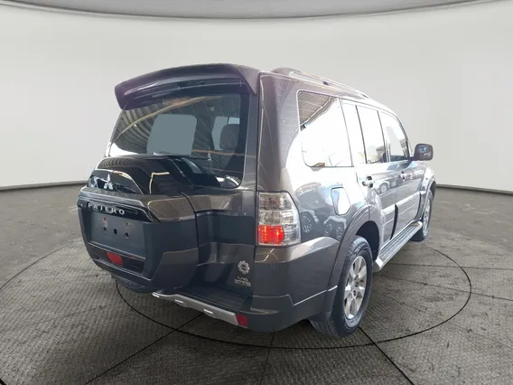 ميتسوبيشي باجيرو GLS 5Doors 2022 دبل