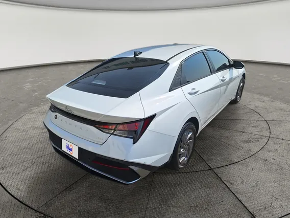 Hyundai Elantra Smart Plus 2026 