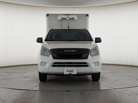 ايسوزو دي ماكس Crew Cab 2025 