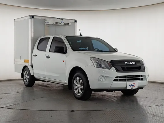 ايسوزو دي ماكس Crew Cab 2025 