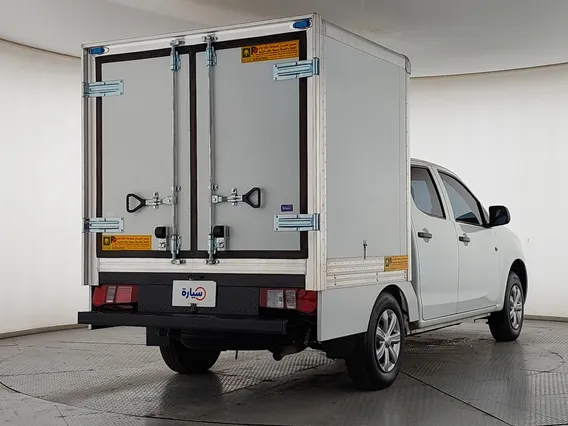 ايسوزو دي ماكس Crew Cab 2025 