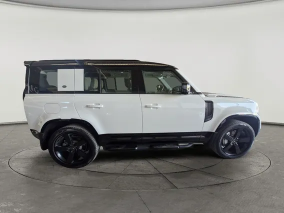 Land Rover Defender P400 S  2022 