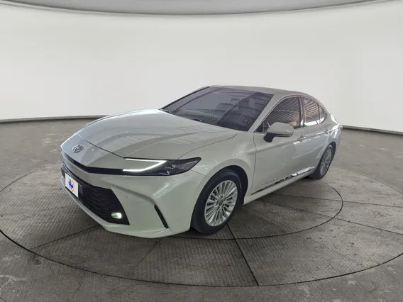 Toyota Camry  LE 2026 