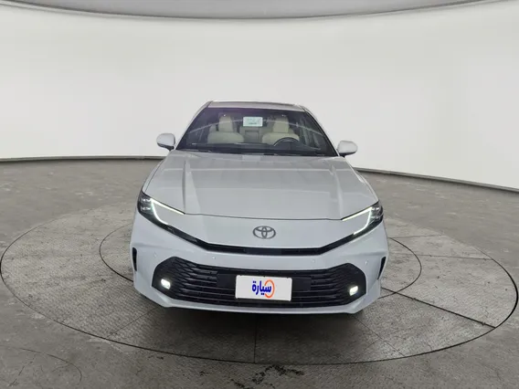 Toyota Camry  LE 2025 