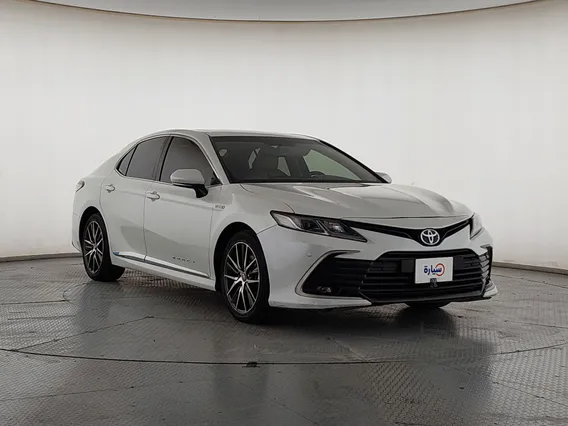 Toyota Camry  GLE 2022 