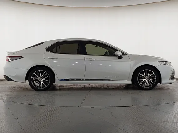Toyota Camry  GLE 2022 